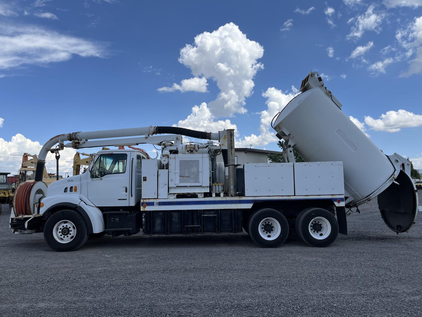 ./imagenes/INVOICE/2019/16439/CAMION VAC-CON V312LHAE (58).JPG